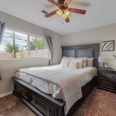 Comfortable 3-Bedroom Home With Spacious Backyard Αλμπουκέρκι Εξωτερικό φωτογραφία
