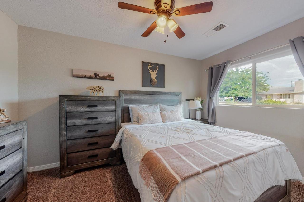Comfortable 3-Bedroom Home With Spacious Backyard Αλμπουκέρκι Εξωτερικό φωτογραφία