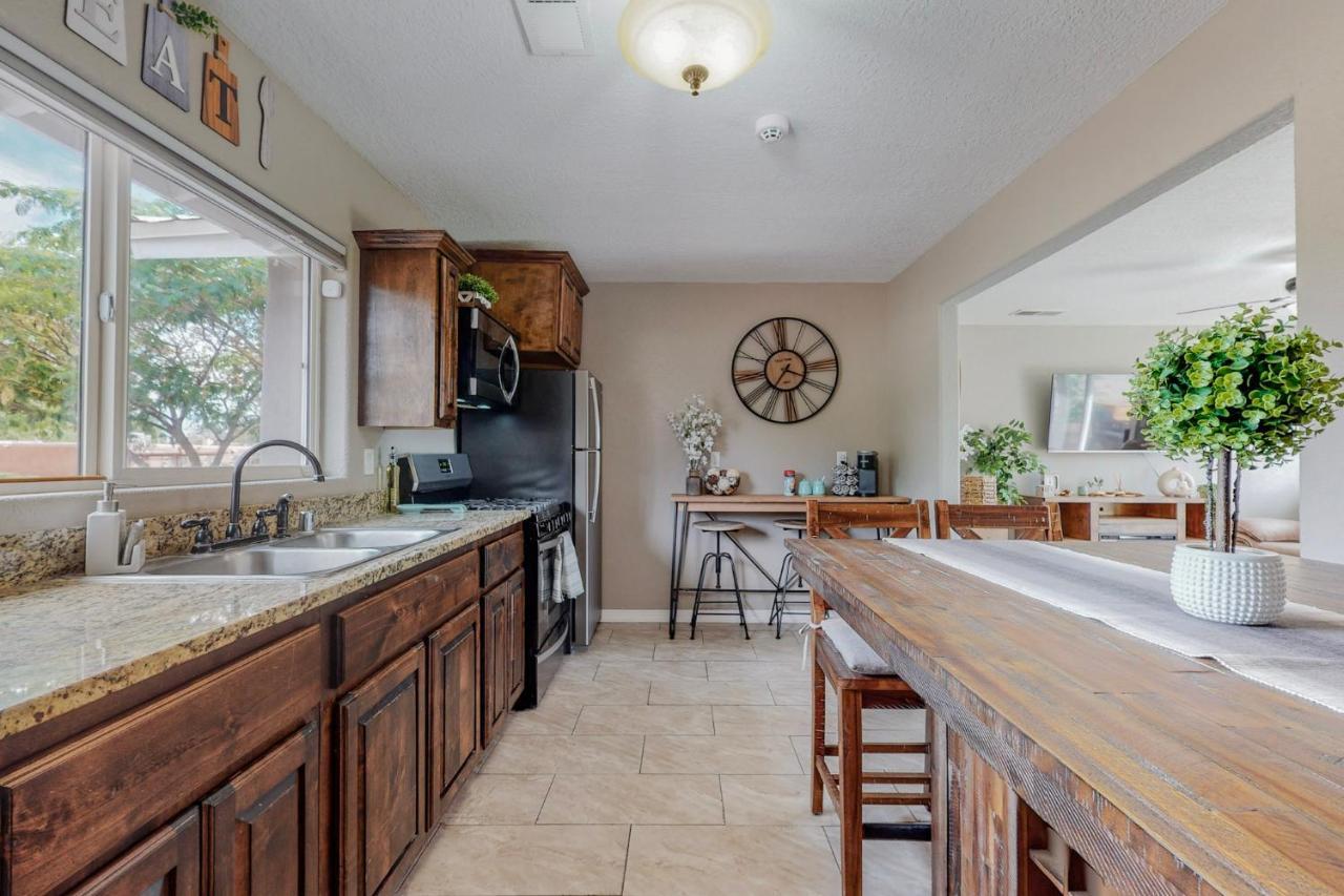 Comfortable 3-Bedroom Home With Spacious Backyard Αλμπουκέρκι Εξωτερικό φωτογραφία