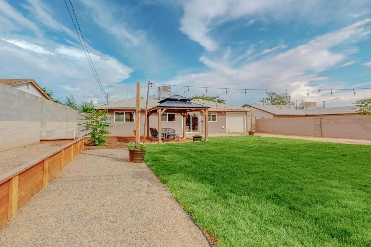 Comfortable 3-Bedroom Home With Spacious Backyard Αλμπουκέρκι Εξωτερικό φωτογραφία