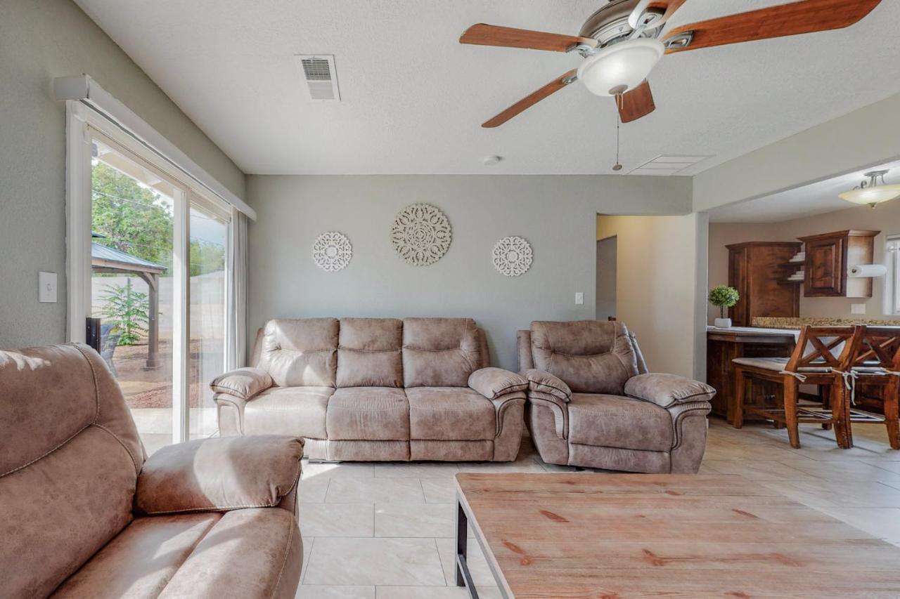 Comfortable 3-Bedroom Home With Spacious Backyard Αλμπουκέρκι Εξωτερικό φωτογραφία