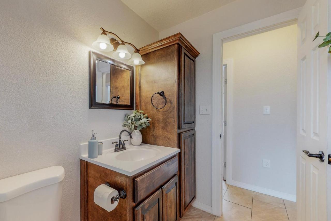 Comfortable 3-Bedroom Home With Spacious Backyard Αλμπουκέρκι Εξωτερικό φωτογραφία